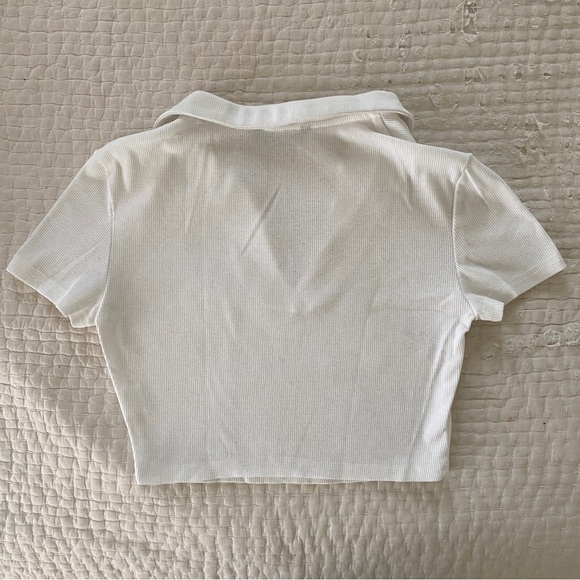 Collared Crop Top - Picture 2 of 3